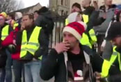 22.12.2018 - Acte VI – A Montmartre, des Gilets Jaunes chantent la...