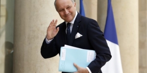26.06.2015 - France et Arabie saoudite signent pour 10,7 milliards d'euros de contrats