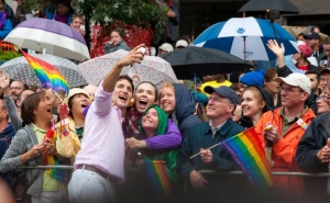 Trudeau se joint au défilé de la Fierté gaie