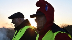 29.12.2018 - Mécontents d'être taxés d'antisémites, des Gilets jaunes bloquent l'impression d'un journal français