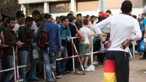 19.10.2015 - Un "faux" réfugié syrien explique comment il est arrivé en Europe
