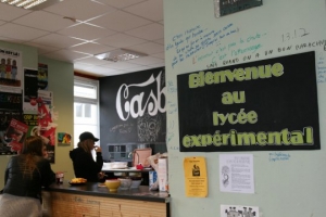 03.06.2015 - France : « Ici, on apprend à parler et à écouter, pas la soumission », bienvenue au lycée expérimental de Saint-Nazaire, héritage de mai 68