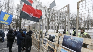 18.03.2018 - «Ingérence directe» : l'Ukraine empêche les Russes de voter à l'élection présidentielle