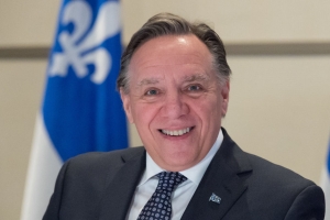 Interdiction des signes religieux: la clause dérogatoire nécessaire pour «protéger nos valeurs», dit Legault