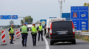 26.06.2018 - Immigration : l’Autriche menace de rétablir les contrôles aux frontières, l’Italie fait la guerre aux ONG et le V4 boycotte le mini-sommet de Bruxelles
