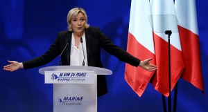 24.04.2017 - Le Pen: «Le second tour sera le choix entre "la grande alternance" et la "dérégulation"»