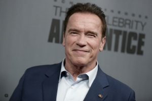 16.08.2017 - USA: Schwarzenegger fait don de 100.000 dollars au Centre Simon Wiesenthal