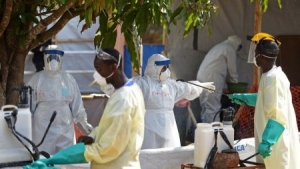 15.11.2014 - Dans le sillage d'Ebola, la rougeole et le paludisme menacent