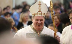 07.05.2018 - LGBT : le cardinal Tobin affirme que l’Eglise catholique « bouge » sur la question des couples de même sexe