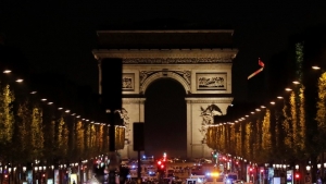 21.04.2017 - Que sait-on de l'attaque sur les Champs-Elysées ayant ciblé les forces de l'ordre ?