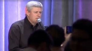 11.12.2014 - Harper fait danser ses collègues mais ne fait plus rire les Canadiens