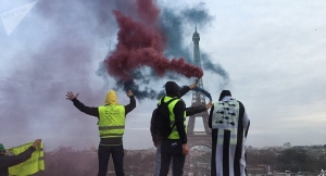 Un «leader» des Gilets jaunes annonce «un coup d'État paramilitaire» en France