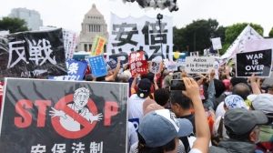 03.09.2015 - Japon: des dizaines de milliers de manifestants pacifistes à Tokyo