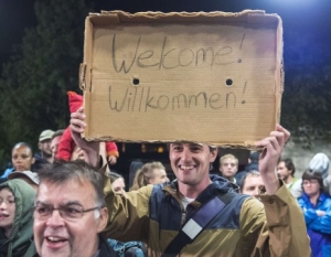 08.09.2015 - « Willkommen » aux réfugiés : prenez ça dans la figure, méchants Français kzénofooooob !