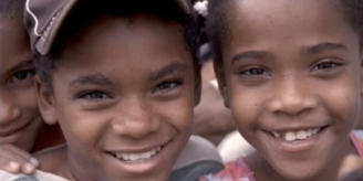 24.09.2015 - Dans ce village, les petites filles se transforment en petits garçons à l'âge de douze ans
