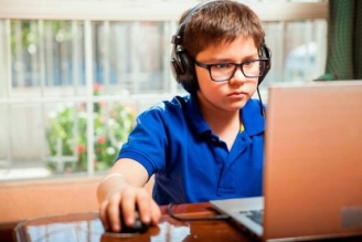 Génération décervelée : réseaux sociaux et jeux vidéo provoquent la régression des enfants vers une immaturité associée à trois ans d’âge mental