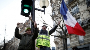 Les Gilets jaunes en France célèbrent à leur manière l´anniversaire d´Emmanuel Macron pour leur acte 58