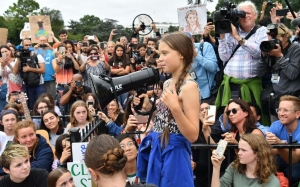 Marche pour le climat avec la gretamania à Montréal