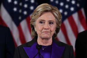 13.11.206 - Clinton accuse le chef du FBI d'avoir porté un coup à sa campagne