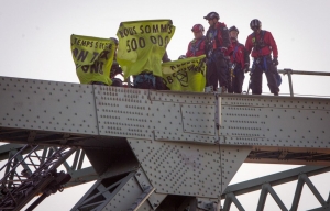 Des révolutionnaires du dimanche se sont donnés rendez-vous sur le pont Jacques Cartier