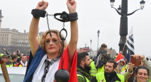 Un «porte-parole» de Gilets jaunes prédit «un soulèvement national avec des armes» en France