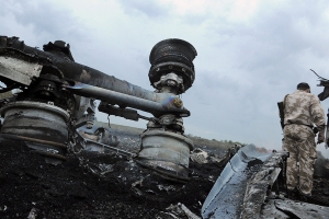 10.09.2014 - Les premières conclusions des enquêteurs néerlandais confirment que le vol MH17 a été détruit par un chasseur