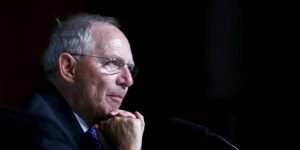 17.01.2016 - Union européenne : Schäuble veut taxer l'essence pour financer l'accueil des migrants