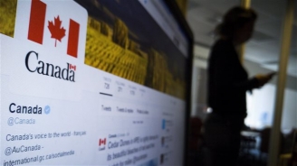 31.08.2015 - Le premier tweet du compte @Canada songé soigneusement