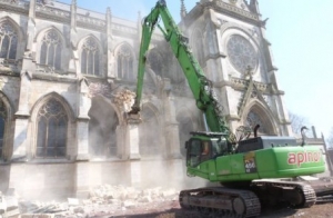 11.07.2015 - DAESH saccage le patrimoine ? Pas bien ! La France détruit ses églises ? ... Bien !
