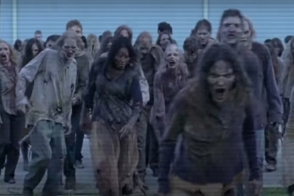 27.10.2015 - États-Unis : fan de la série "Walking Dead", il tue son ami qu'il prend pour un zombie