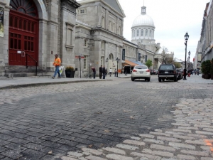 26.10.2014 - La Ville maquille l'asphalte en briques