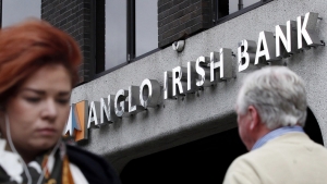 07.08.2016 - L'Irlande envoie trois banquiers en prison pour leur rôle dans la crise financière de 2008