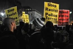 25.11.2014 - Ferguson: pas de poursuites contre le policier, violentes échauffourées