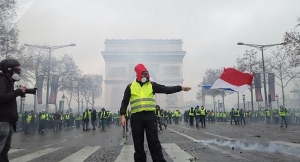 03.12.2018 - Le soutien aux «gilets jaunes» ne faiblit pas malgré les scènes de violence