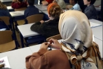 08.07.2016 - Belgique : Plus aucune école liégeoise ne tolèrera le voile islamique à la rentrée, la dernière à renoncer est l'institut Marie-José