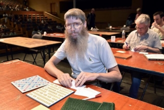 24.07.2015 - Champion de Scrabble francophone sans parler le français