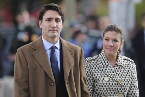 25.10.2015 - Justin  Trudeau invite les partis de l'opposition au bal des guignols à Paris pour les changements climatiques