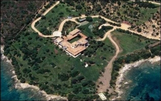 12.08.2015 - La famille royale saoudienne intéressée par la villa de Berlusconi en Sardaigne