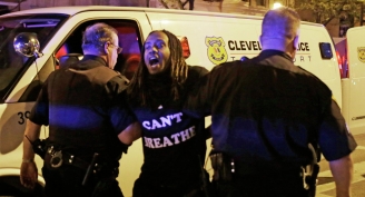 25.05.2015 - Cleveland: troubles après l'acquittement d'un policier pour la mort de deux Noirs