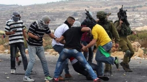 08.10.2015 - Des tireurs infiltrés parmi les jeteurs de pierres à Ramallah