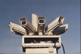 18.03.2015 - Le chef de Scotland Yard veut des caméras de vidéo surveillance dans TOUS les foyers