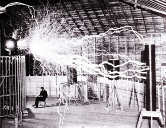 Nikola Tesla : Biographie et inventions majeures. Pourquoi son génie est-il tombé dans l’oubli ?
