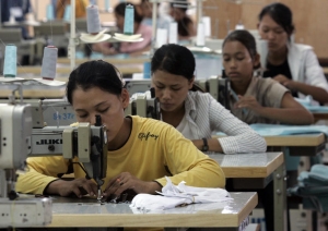 27.05.2016 - Pour les ouvrières d’H&M du Cambodge et d'Inde, mieux vaut ne pas tomber enceinte 