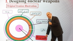 01.05.2018 - A grand renfort de schémas, Netanyahou accuse à la TV l'Iran d'avoir un programme nucléaire secret