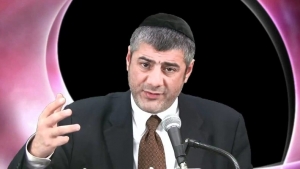 04.08.2017 - USA : Un rabbin révisionniste scandalise en déclarant «que même pas un million de « vrais Juifs » a été tué» durant la Shoah