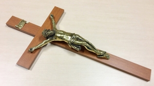 Laxisme de l'archevêque de Montréal au sujet du retrait du crucifix de l’hôtel de ville