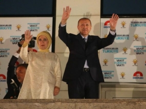 27.06.2018 - En Turquie, Erdogan gagne les élections grâce à son pouvoir de plomb : censure, fraudes, arrestations