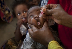 L´ONU forcée d´admettre que le vaccin financé par Gates provoque une épidémie de polio en Afrique