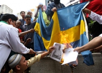 31.07.2015 - Suède : L’université de Stockholm enlève les bustes et portraits des “professeurs blancs”