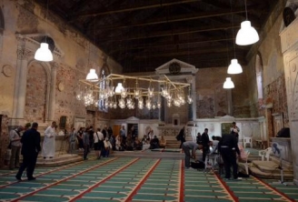 19.05.2015  - Mosquée dans une église: l'Islande fait polémique